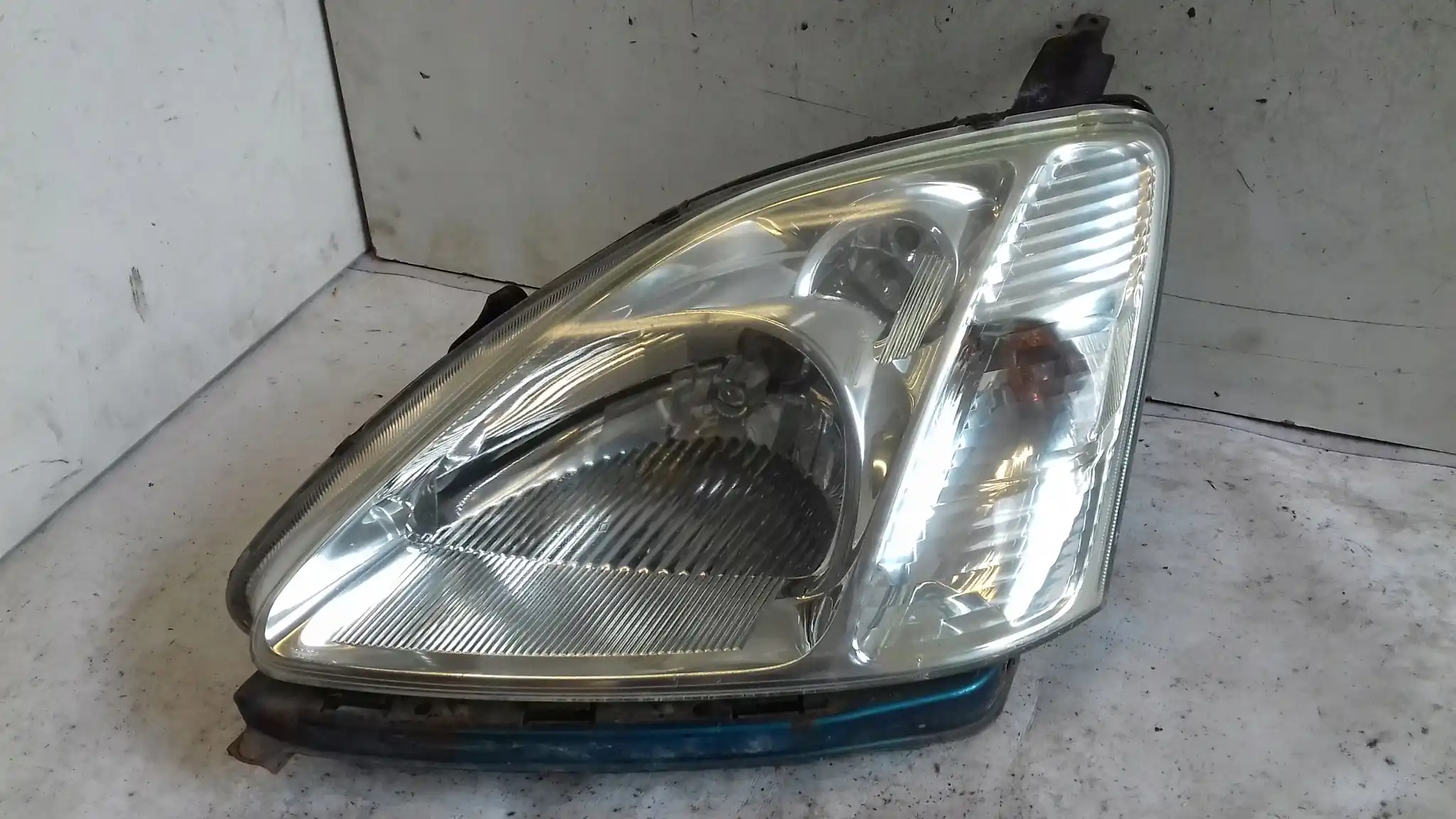 LAMPA LEWY PRZÓD PRZEDNIA 0301193301 HONDA CIVIC VII HB 00-04