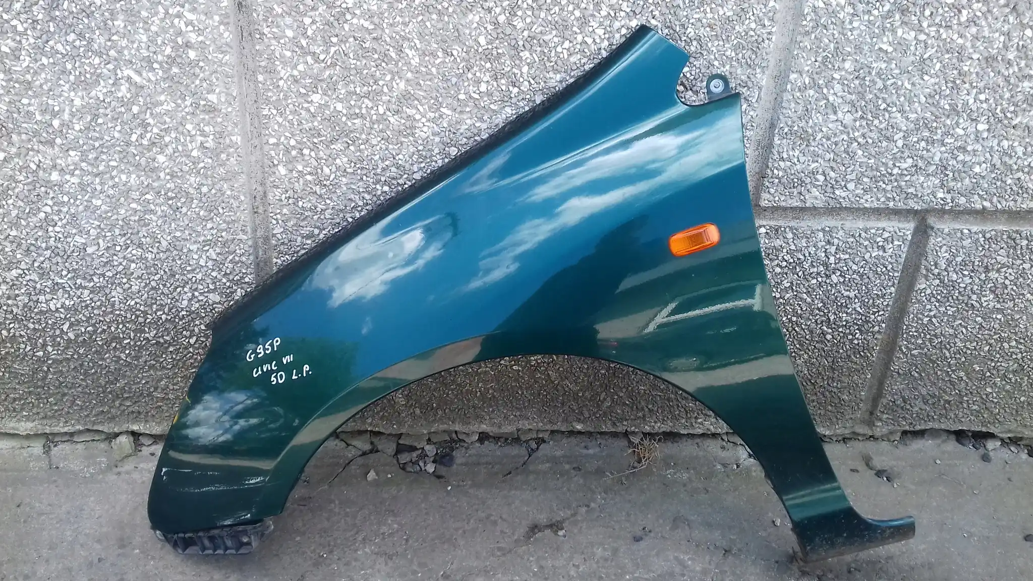 BŁOTNIK LEWY PRZÓD PRZEDNI HONDA CIVIC VII 5D HB 00-04 G95P