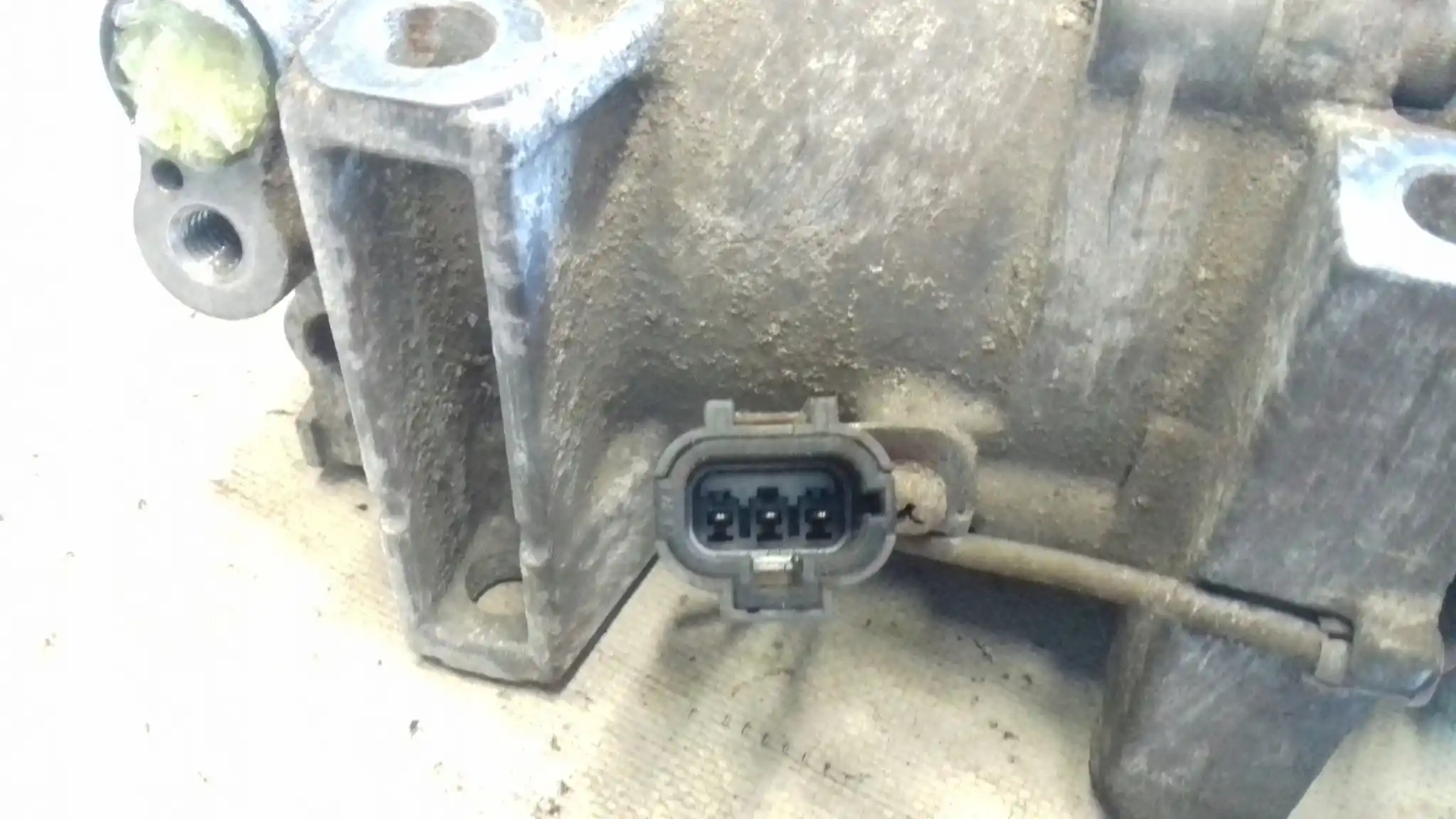 SPRĘŻARKA KLIMATYZACJI 73111FE020 SUBARU IMPREZA II 2.0 16V 00-