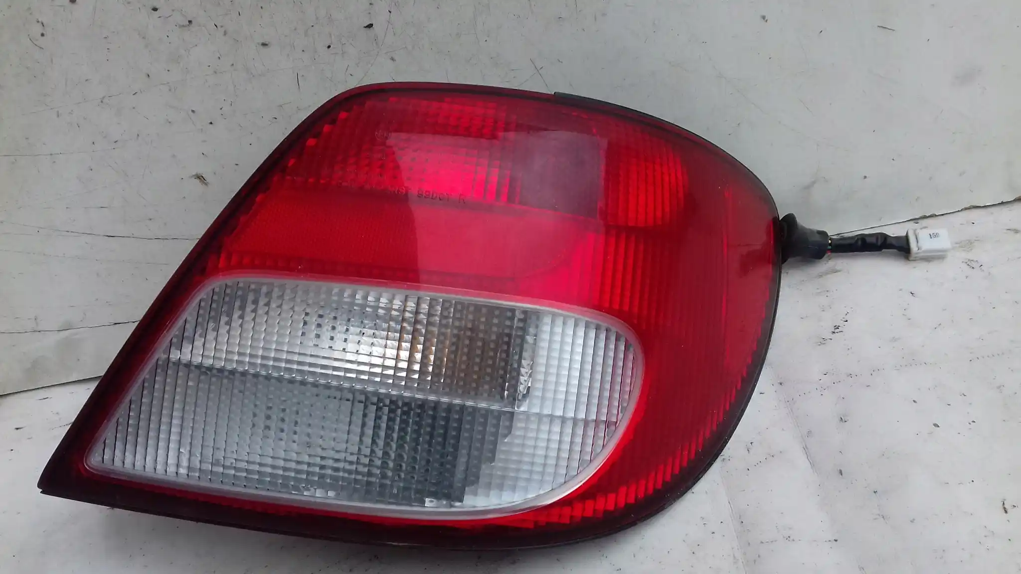 LAMPA PRAWY TYŁ TYLNA SUBARU IMPREZA II KOMBI 00-