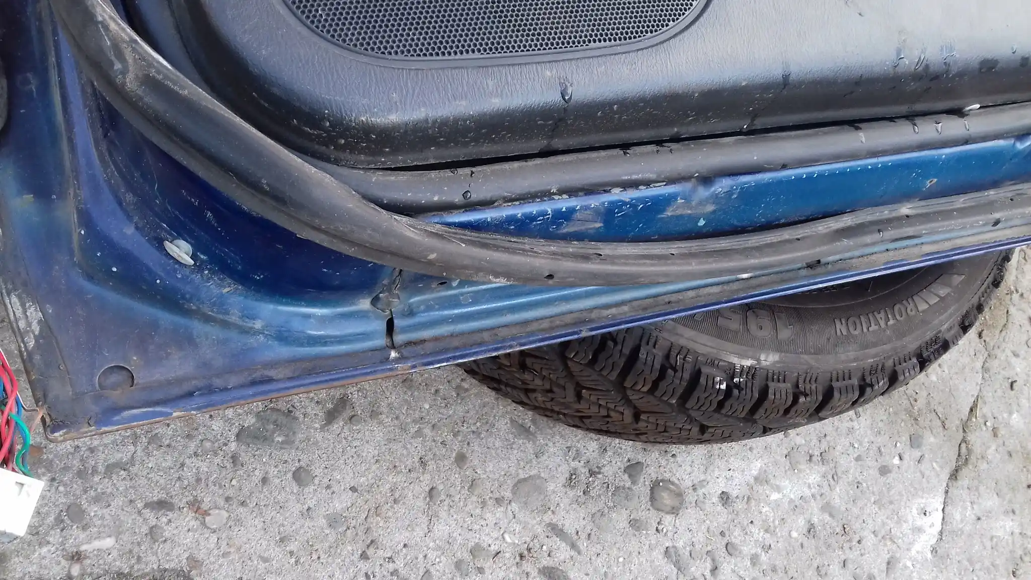 DRZWI PRAWY PRZÓD PRZEDNIE SUBARU IMPREZA II KOMBI 00- 95H