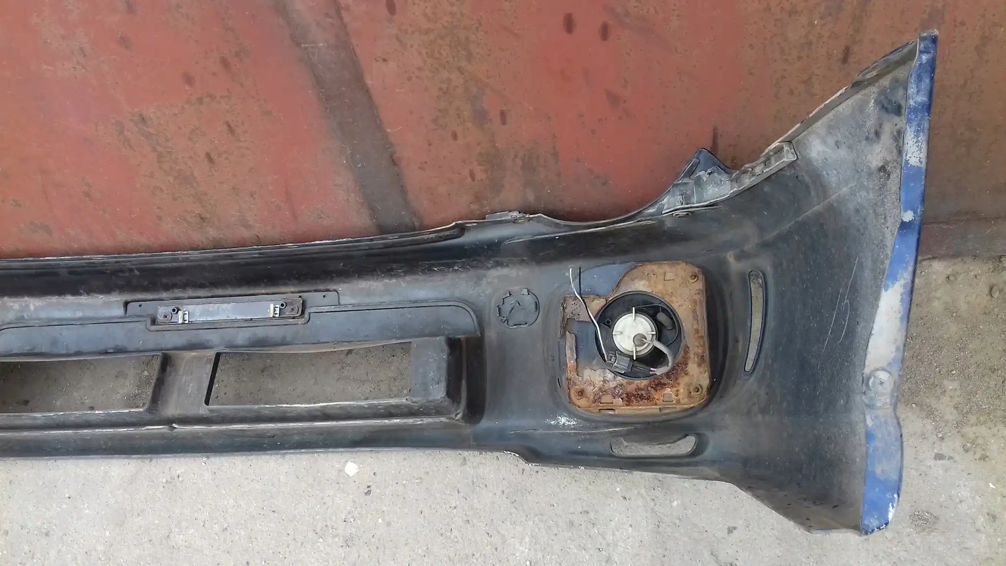 ZDERZAK PRZÓD PRZEDNI HALOGENY SUBARU IMPREZA II KOMBI 00- 95H