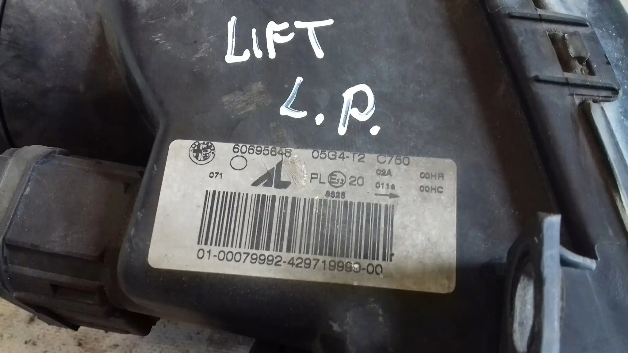 LAMPA LEWY PRZÓD PRZEDNIA 60695648 ALFA ROMEO 156 LIFT 03-06