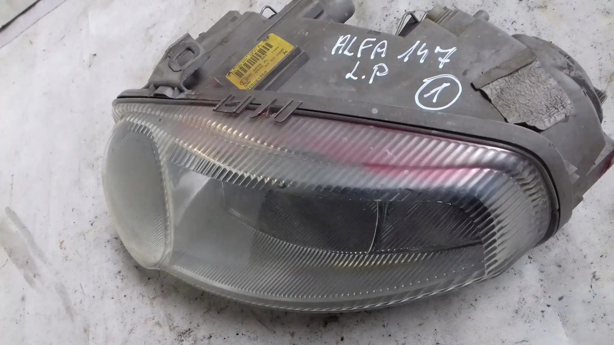 LAMPA LEWY PRZÓD PRZEDNIA 468261960 ALFA ROMEO 147 00-04