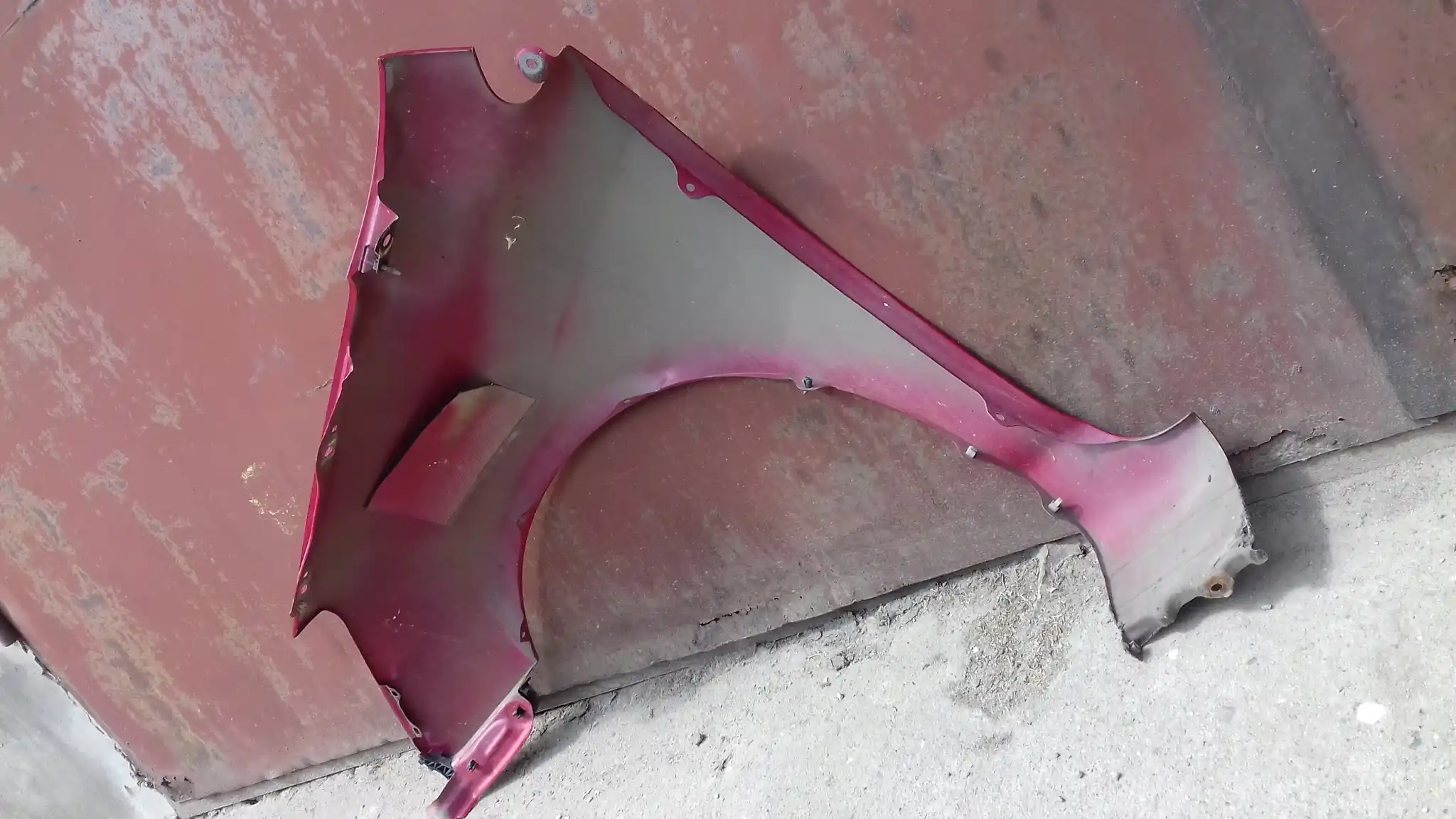 BŁOTNIK PRAWY PRZÓD PRZEDNI HONDA CIVIC VII 3D HB LIFT 04-06 R81