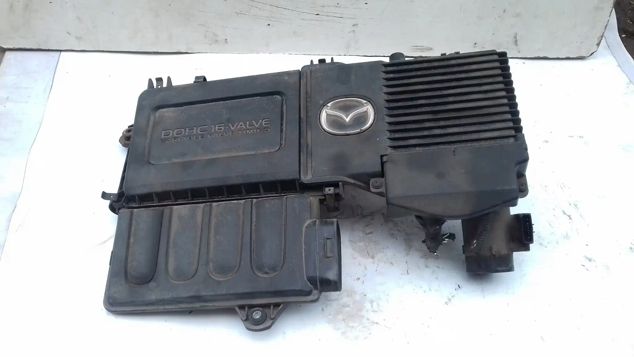 KOMPUTER STEROWNIK 1001409361 OBUDOWA MAZDA 3 BK 1.6 16V 03-