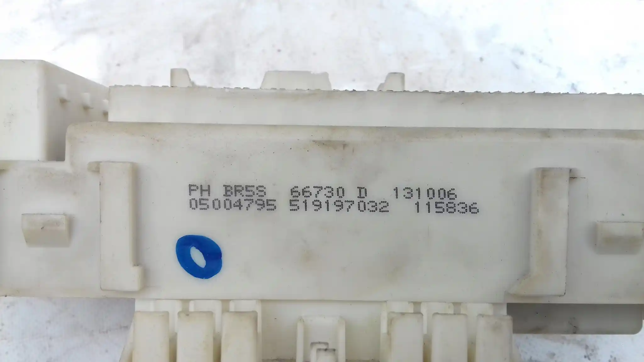 MODUŁ BSI SKRZYNKA BEZPIECZNIKÓW BR5S66730D MAZDA 3 BK 1.6 16V 03-