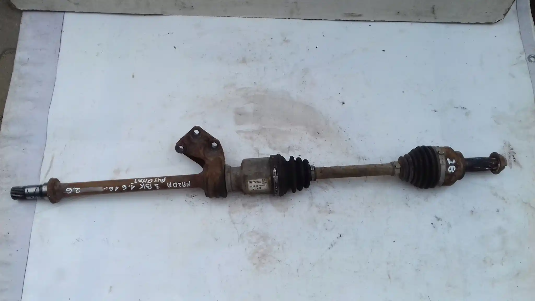 PÓŁOŚ PRAWA DŁUGA 28/26 FG0225500D MAZDA 3 BK 1.6 16V 03- AUTOMAT