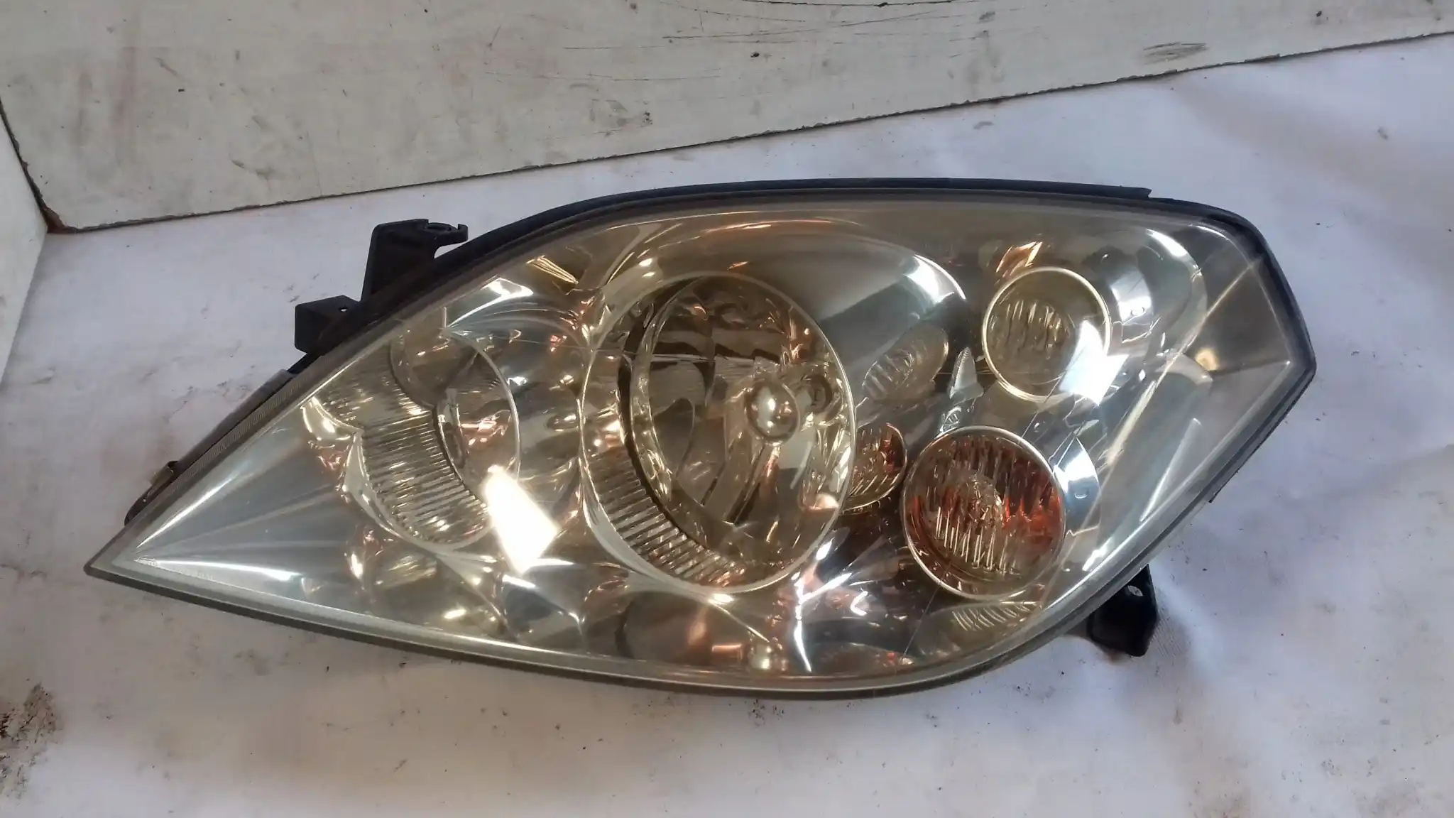 LAMPA LEWY PRZÓD PRZEDNIA 26060AU800 NISSAN PRIMERA P12 02-07