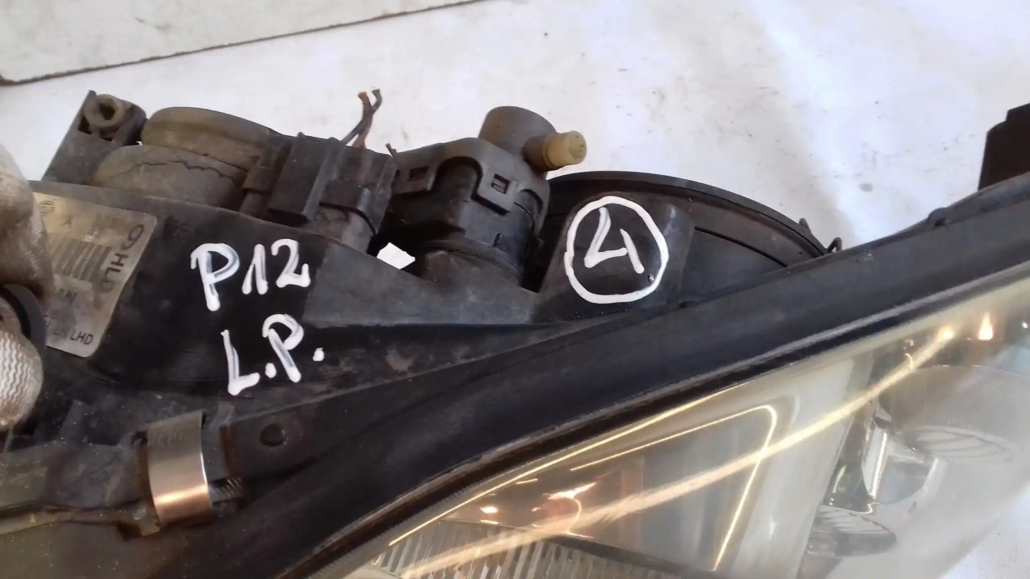 LAMPA LEWY PRZÓD PRZEDNIA 26060AU800 NISSAN PRIMERA P12 02-07