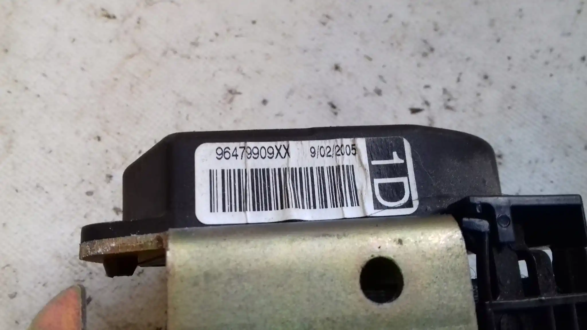 PAS BEZPIECZEŃSTWA PRAWY PRZÓD 96479909XX CITROEN C4 I 3D 04-