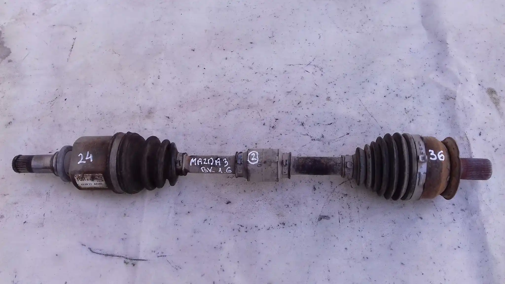 PÓŁOŚ LEWA KRÓTKA 36/24 MAZDA 3 BK 1.6 16V 03-