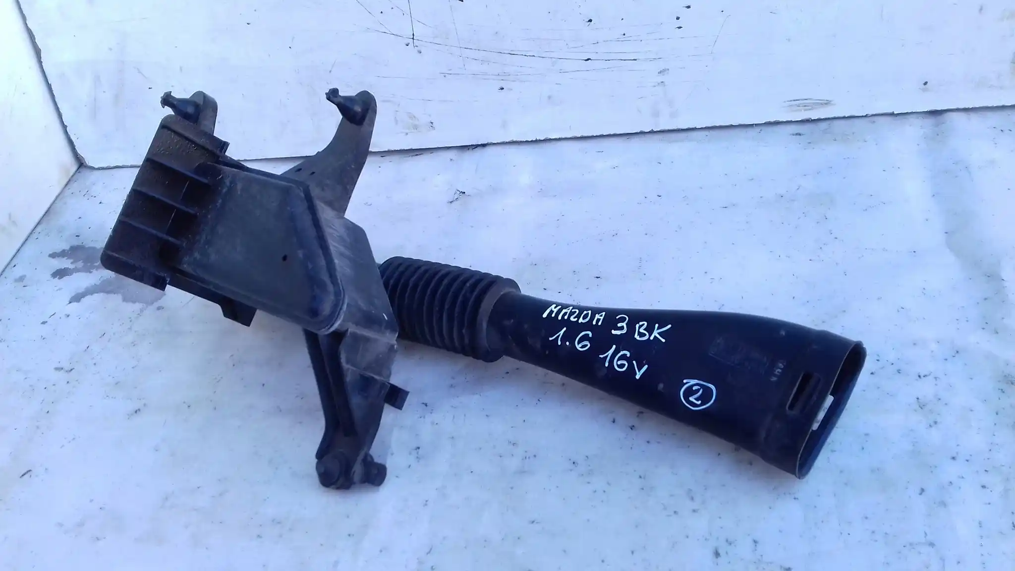 DOLOT RURA POWIETRZA 0142409250 MAZDA 3 BK 1.6 16V 03-