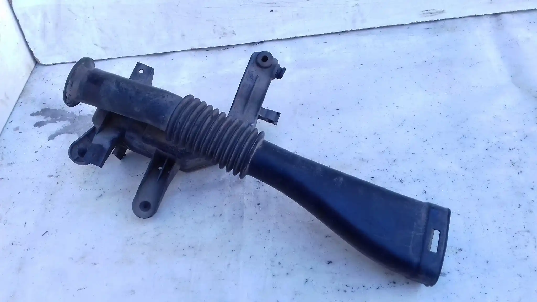 DOLOT RURA POWIETRZA 0142409250 MAZDA 3 BK 1.6 16V 03-