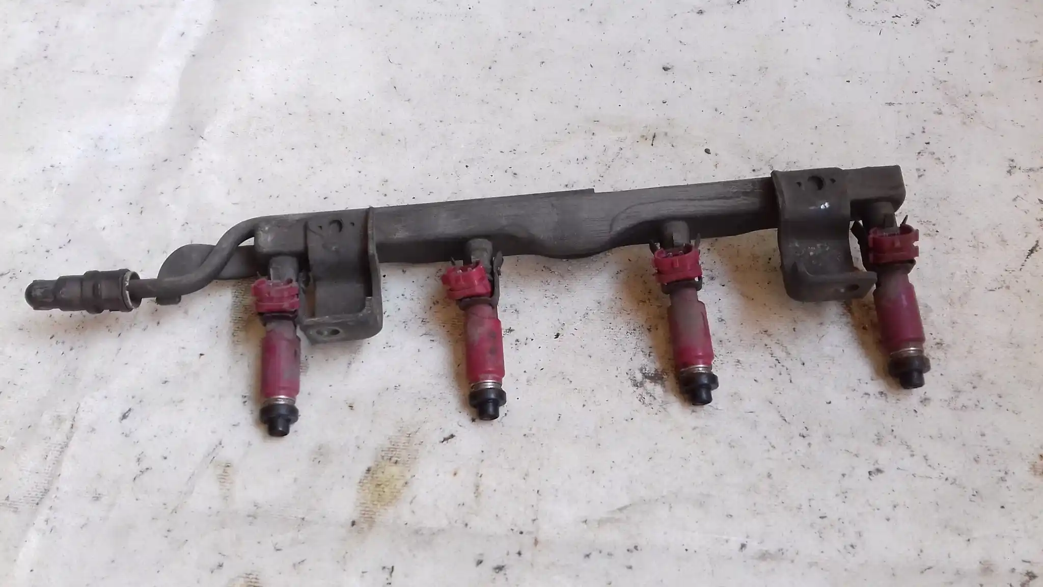 LISTWA WTRYSKOWA WTRYSKIWACZE DENSO 1955003310 MAZDA 3 BK 1.6 16V 03-