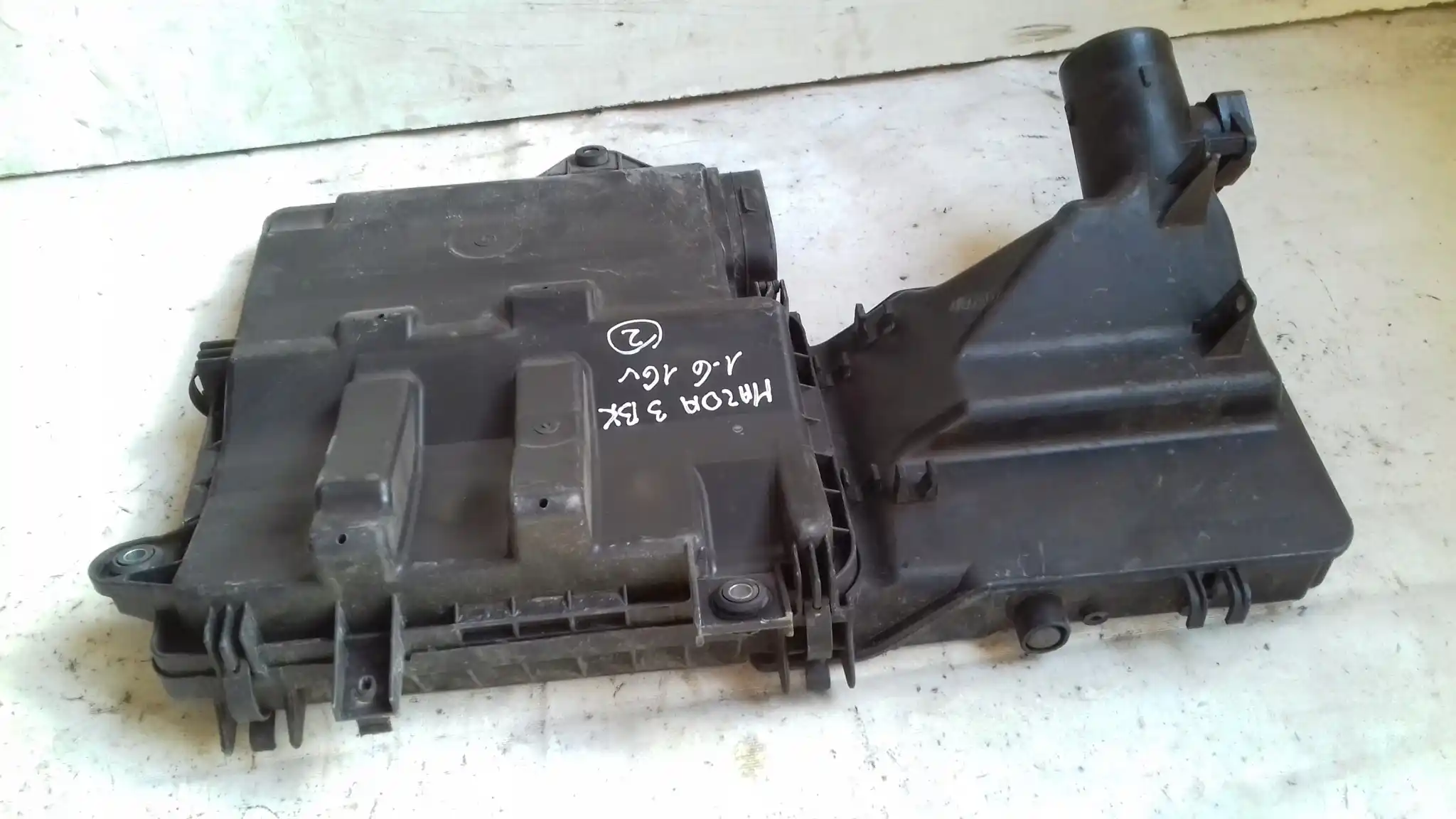 OBUDOWA FILTRA POWIETRZA KOMPUTERA MAZDA 3 BK 1.6 16V 03-