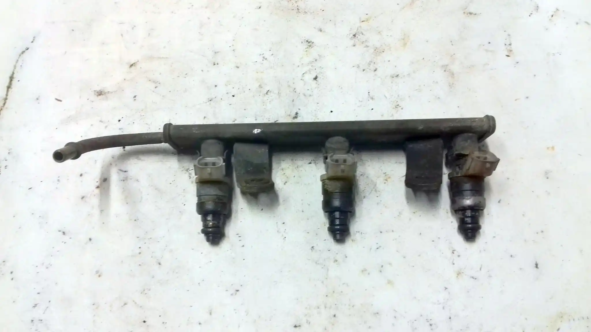 LISTWA WTRYSKOWA WTRYSKIWACZE MR988977 MITSUBISHI COLT VI Z30 1.1 04-