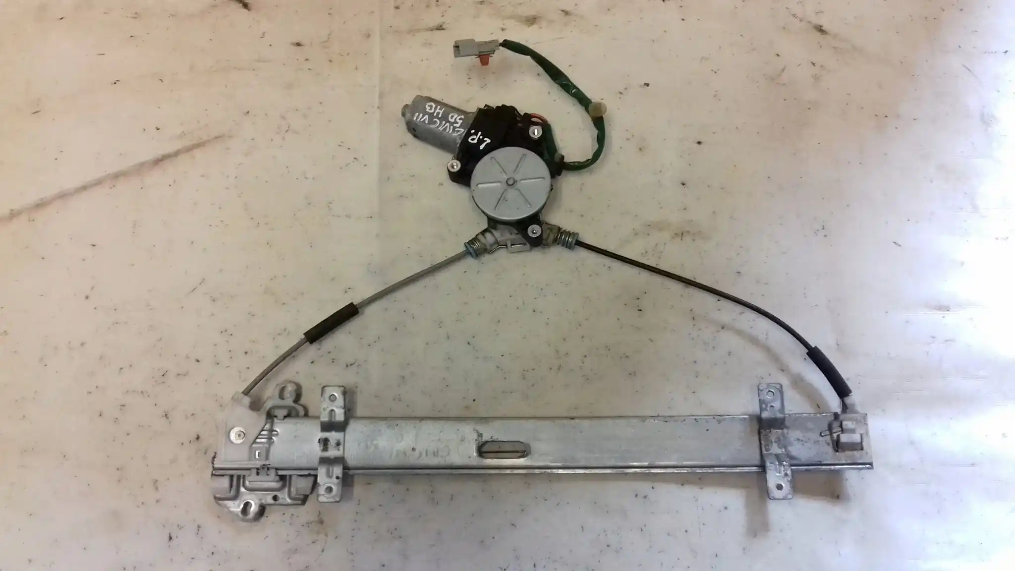 MECHANIZM SILNICZEK SZYBY LEWY PRZÓD 4 PIN HONDA CIVIC VII 5D HB 00-