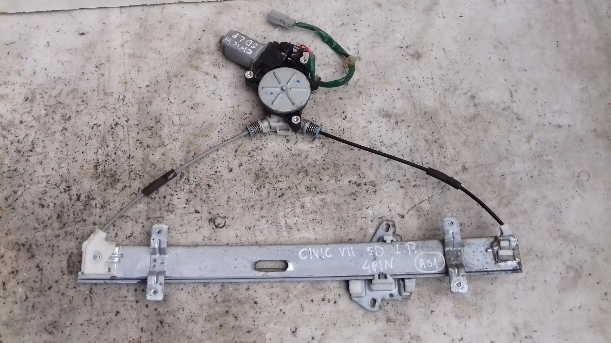 MECHANIZM SILNICZEK SZYBY LEWY PRZÓD 4 PIN HONDA CIVIC VII 5D HB 00-