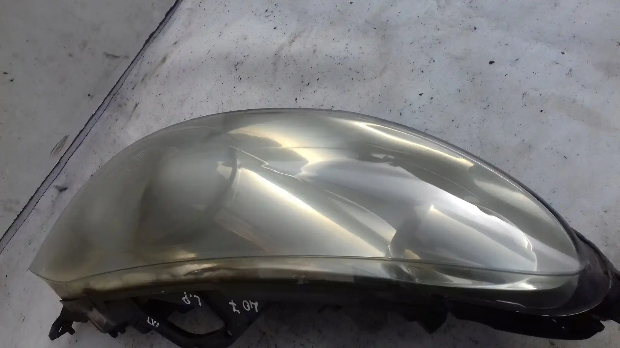LAMPA PRAWY PRZÓD PRZEDNIA 0301213201 PEUGEOT 407 04-11