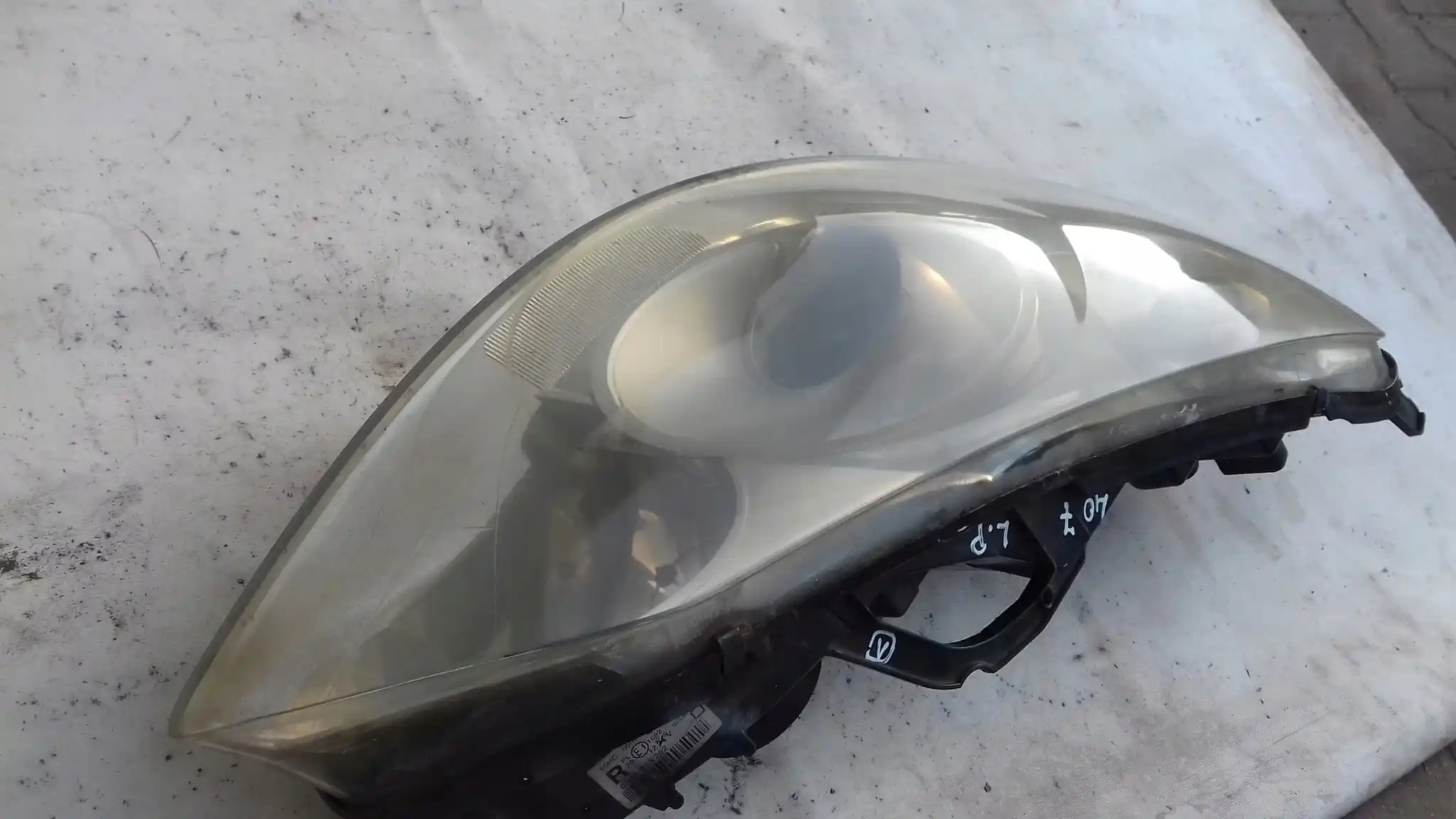 LAMPA PRAWY PRZÓD PRZEDNIA 0301213201 PEUGEOT 407 04-11