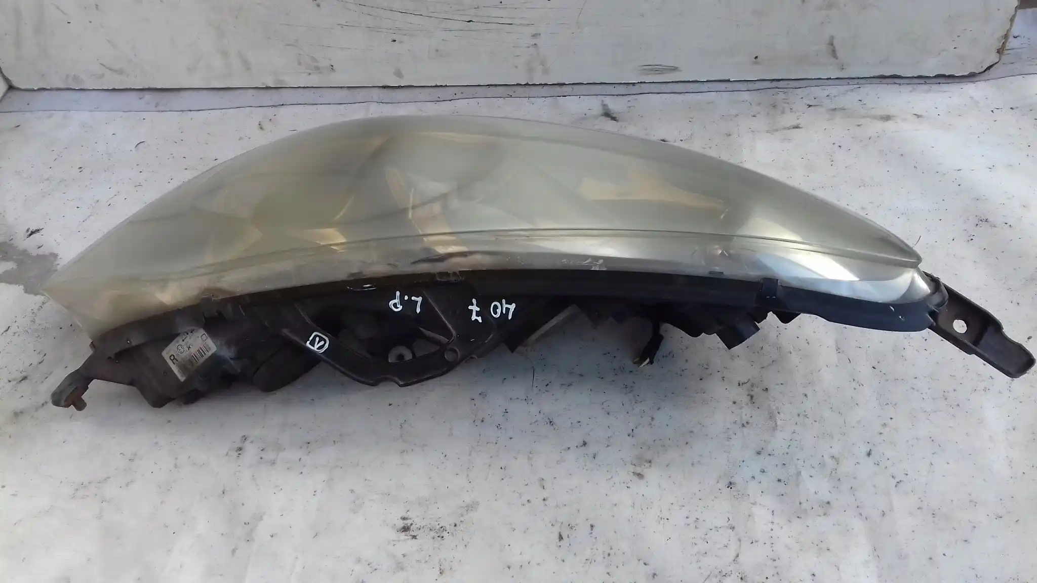 LAMPA PRAWY PRZÓD PRZEDNIA 0301213201 PEUGEOT 407 04-11