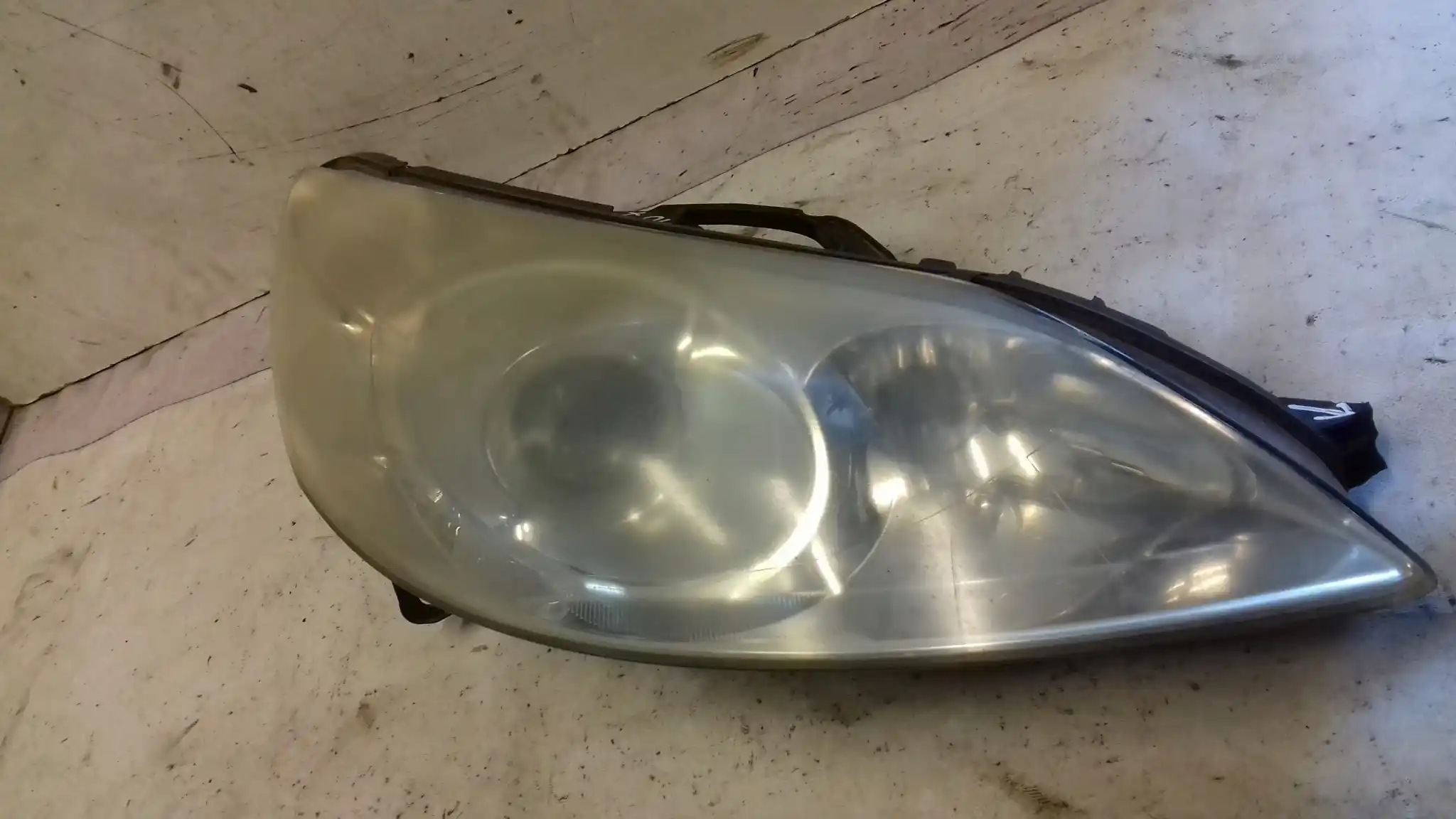 LAMPA PRAWY PRZÓD PRZEDNIA 0301213201 PEUGEOT 407 04-11