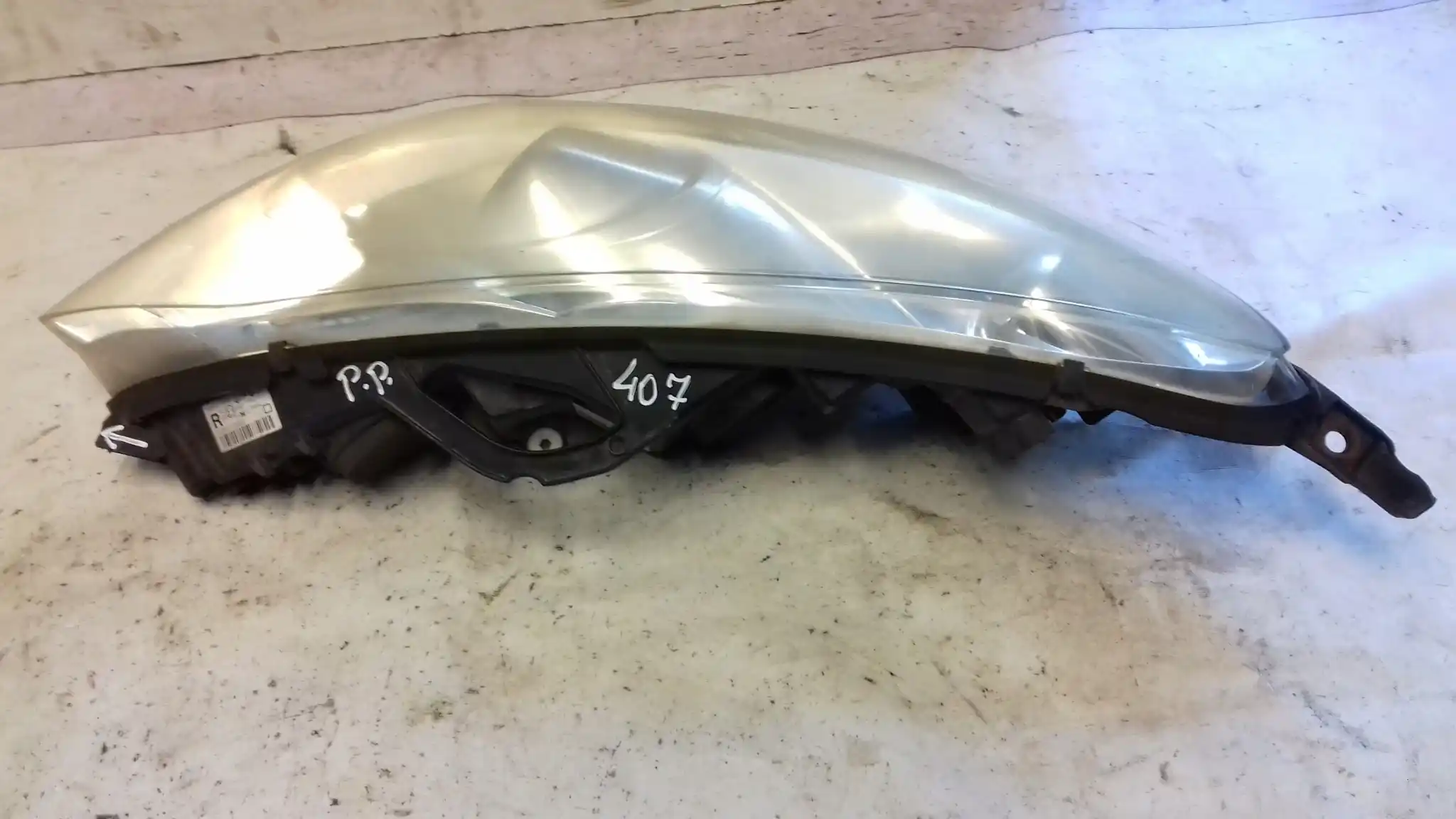 LAMPA PRAWY PRZÓD PRZEDNIA 0301213201 PEUGEOT 407 04-11