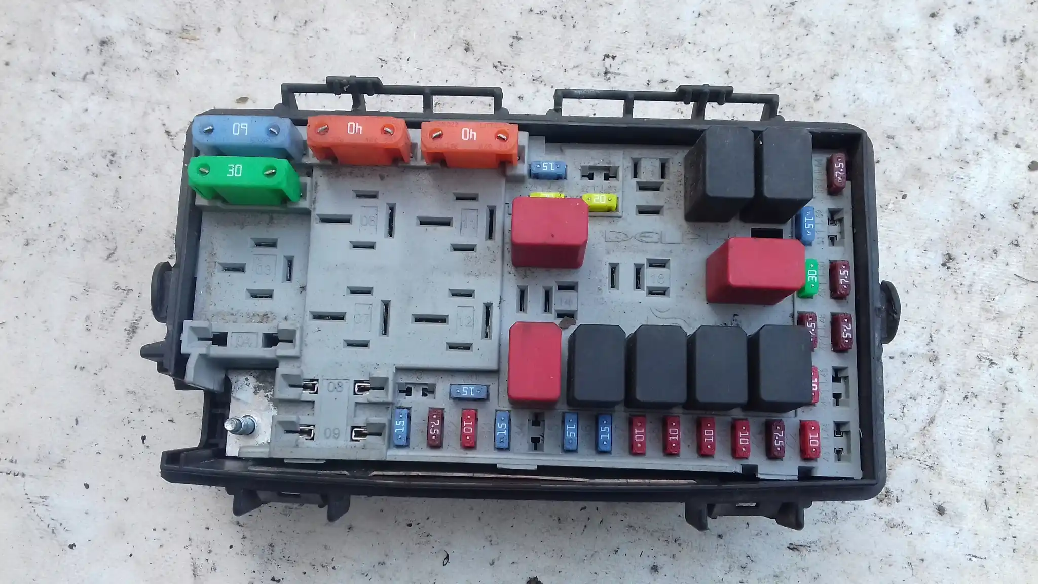 SKRZYNKA BEZPIECZNIKÓW 51737884 BZ FIAT GRANDE PUNTO 05-09