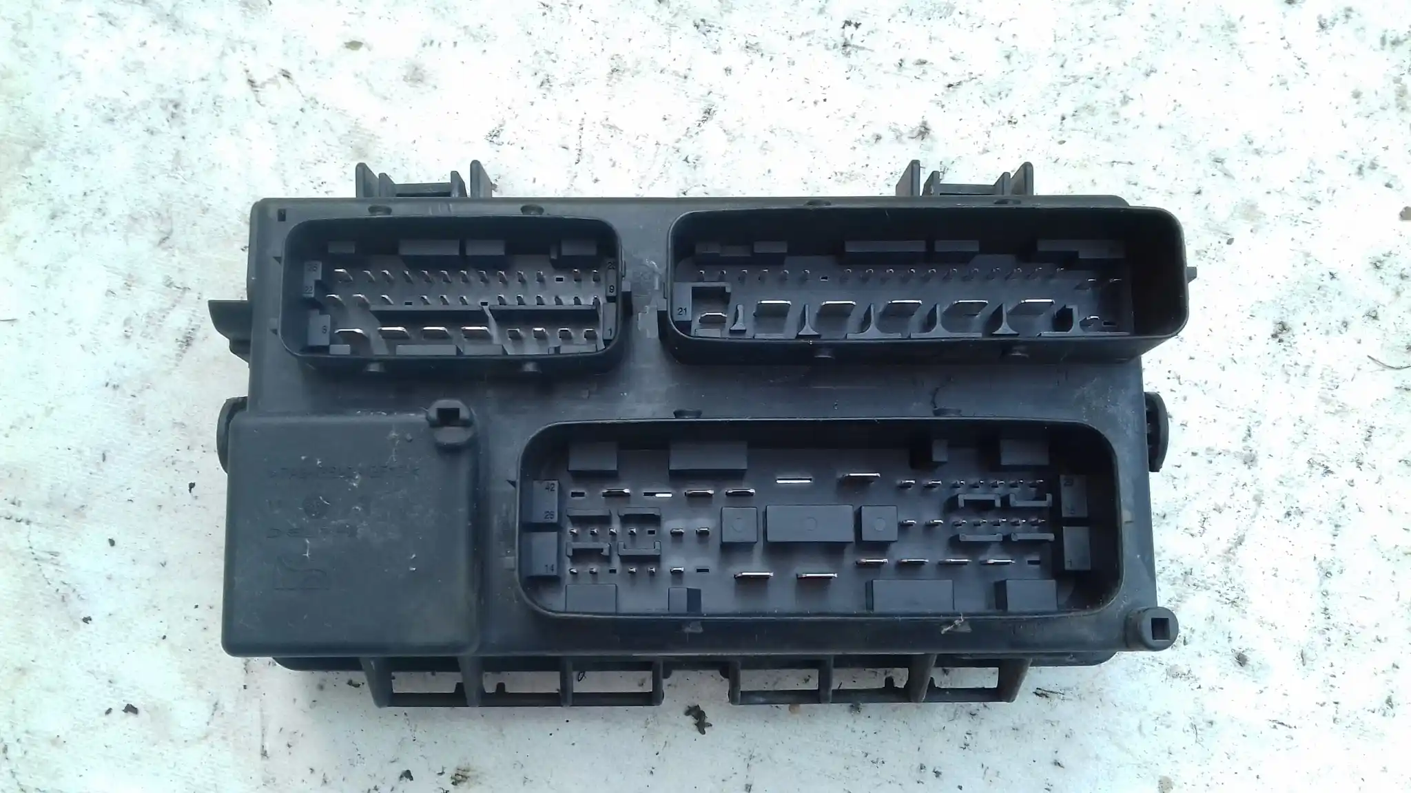 SKRZYNKA BEZPIECZNIKÓW 51737884 BZ FIAT GRANDE PUNTO 05-09