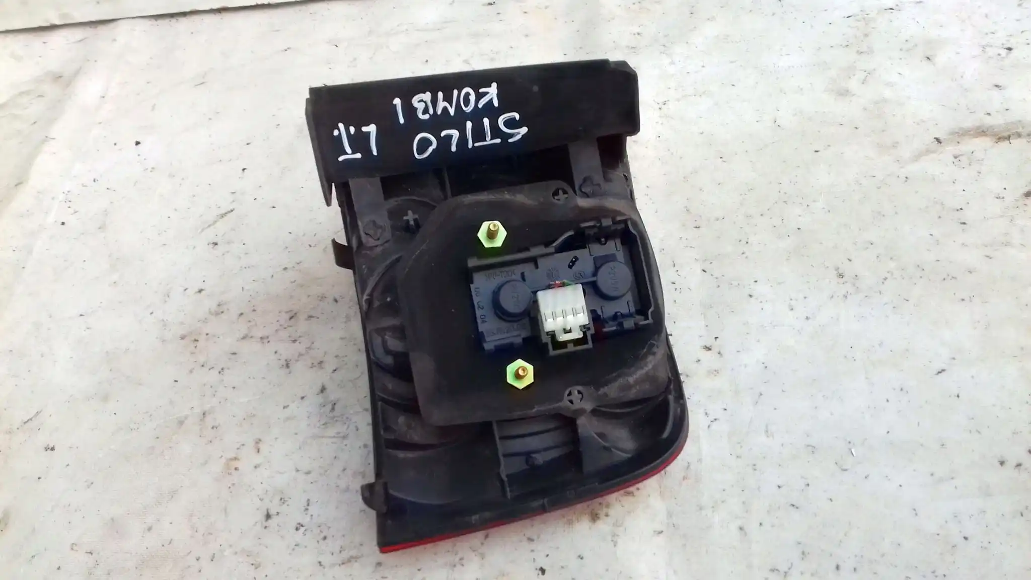 LAMPA LEWY TYŁ TYLNA FIAT STILO KOMBI 01-