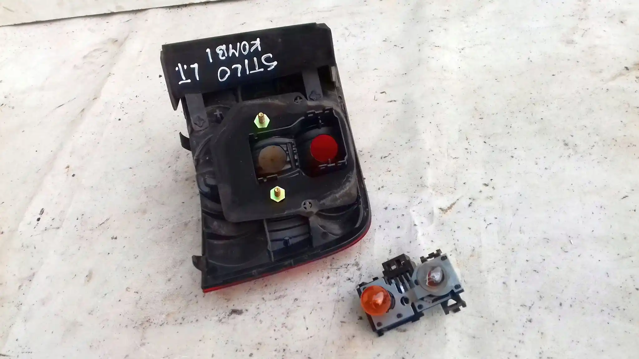 LAMPA LEWY TYŁ TYLNA FIAT STILO KOMBI 01-
