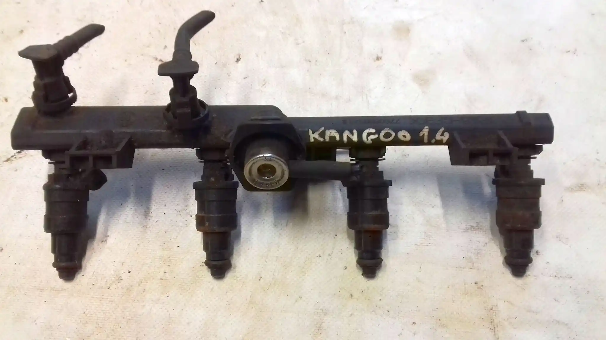 LISTWA WTRYSKOWA 7700866573 WTRYSKIWACZE 875368 RENAULT KANGOO I 1.4 8V 97-