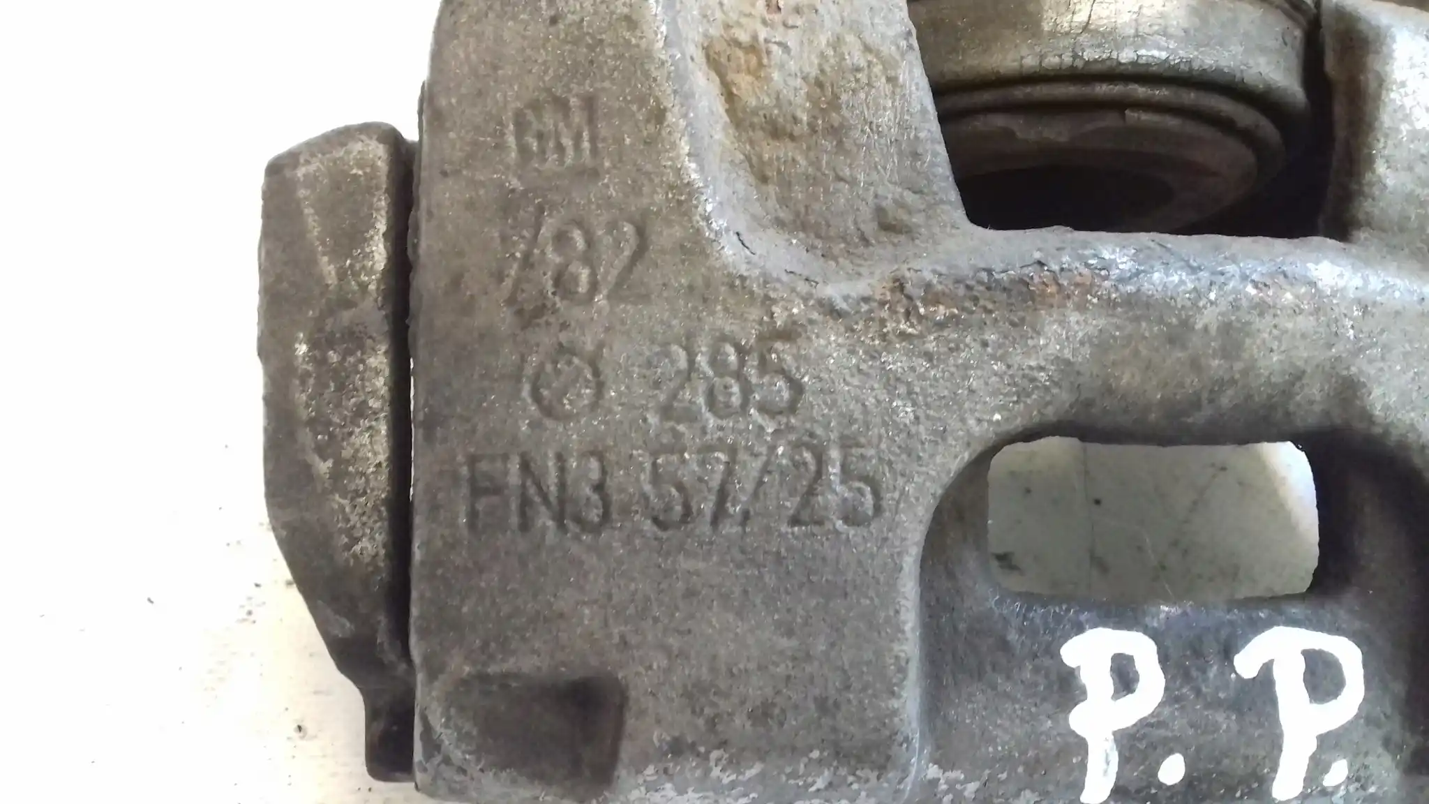 ZACISK JARZMO PRAWY PRZÓD SAAB 93 9-3 II 1.9 TiD 02-