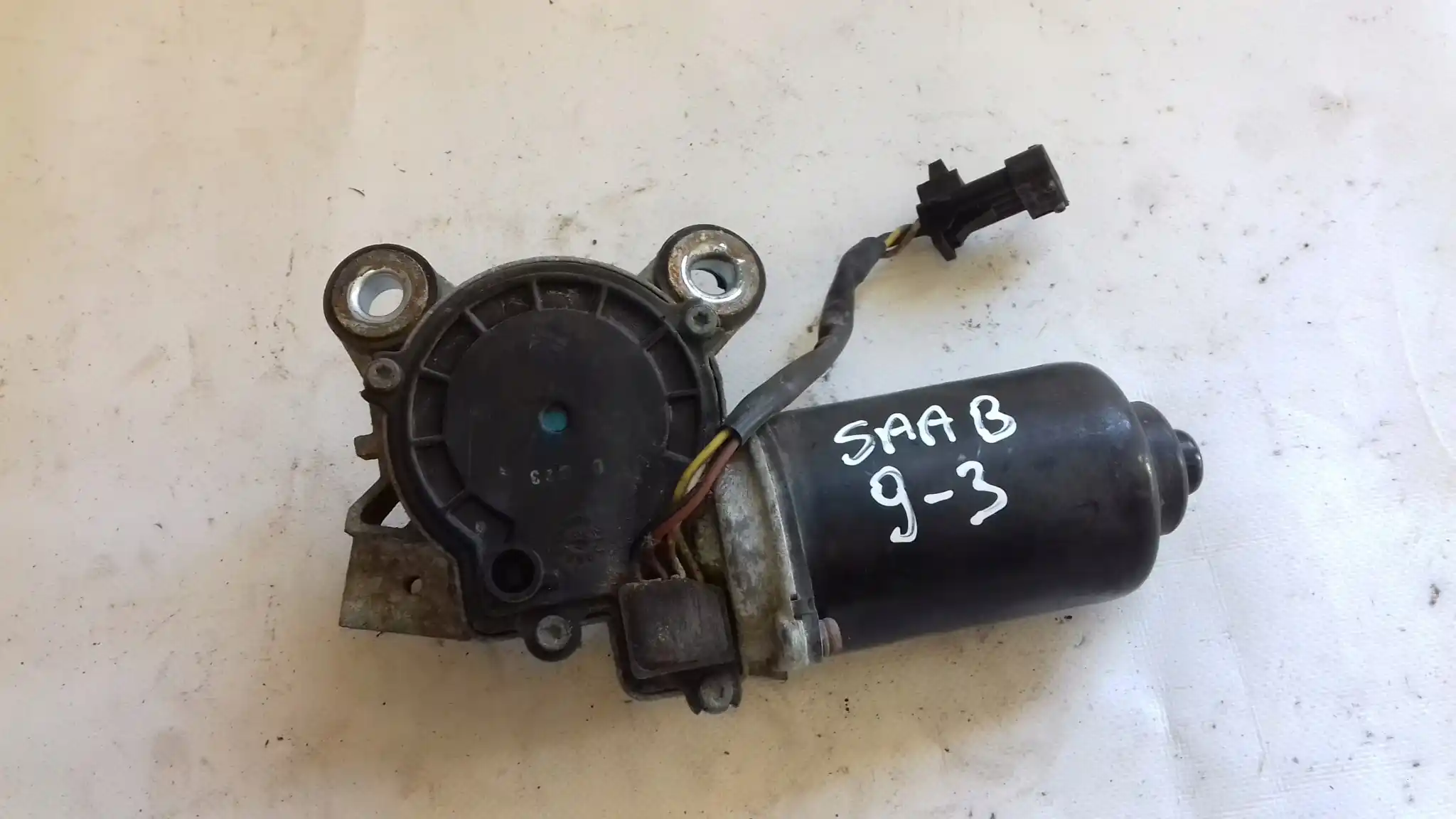 SILNICZEK WYCIERACZEK PRZÓD PRZEDNICH SAAB 93 9-3 II 02-