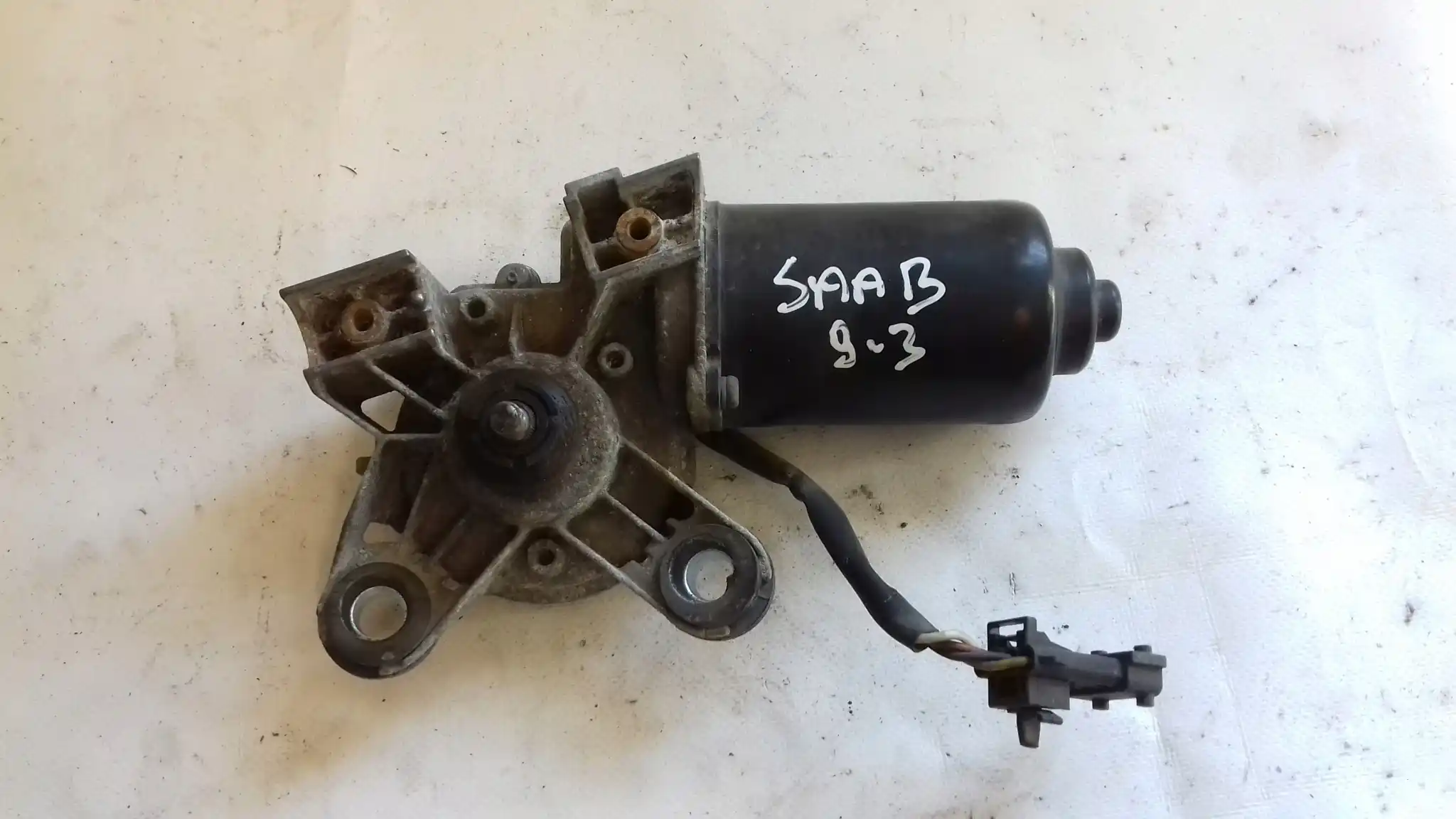 SILNICZEK WYCIERACZEK PRZÓD PRZEDNICH SAAB 93 9-3 II 02-