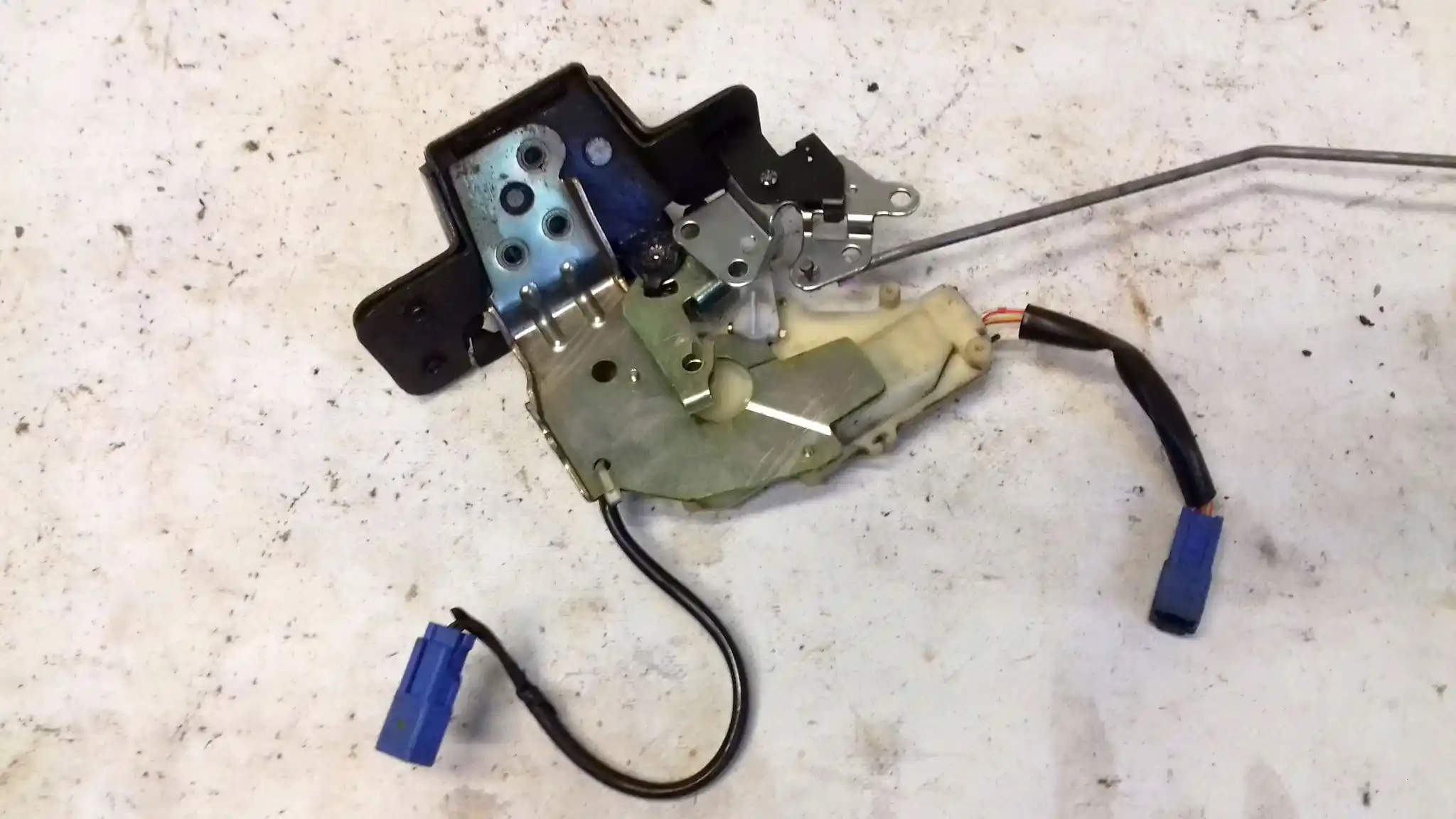 ZAMEK KLAPY TYŁ TYLNEJ HONDA ACCORD VI HB 00-