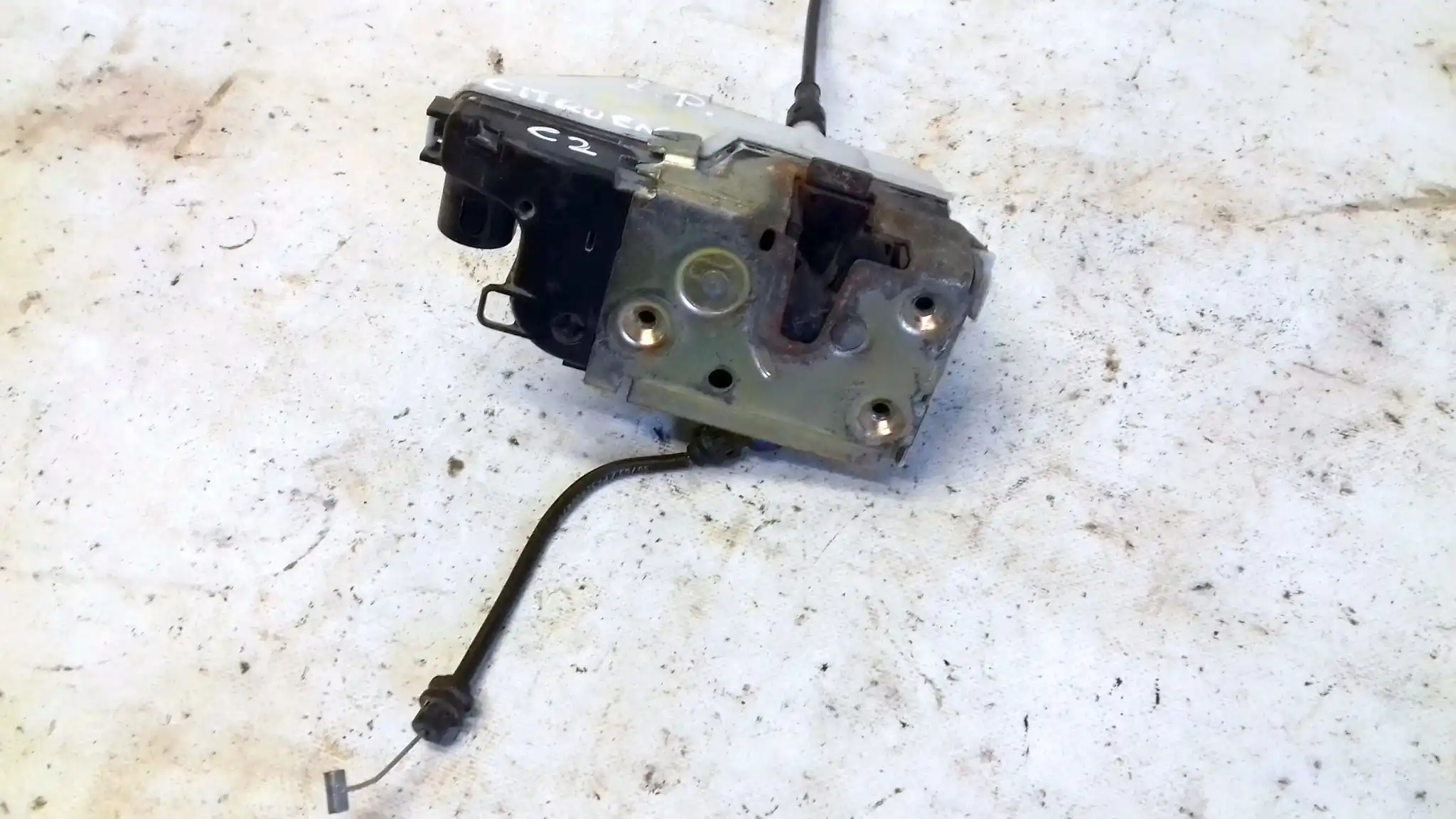 ZAMEK DRZWI LEWY PRZÓD 52187680 5 PIN CITROEN C2 03-