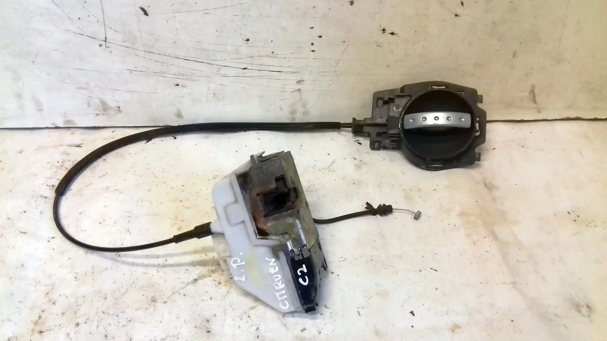 ZAMEK DRZWI LEWY PRZÓD 52187680 5 PIN CITROEN C2 03-