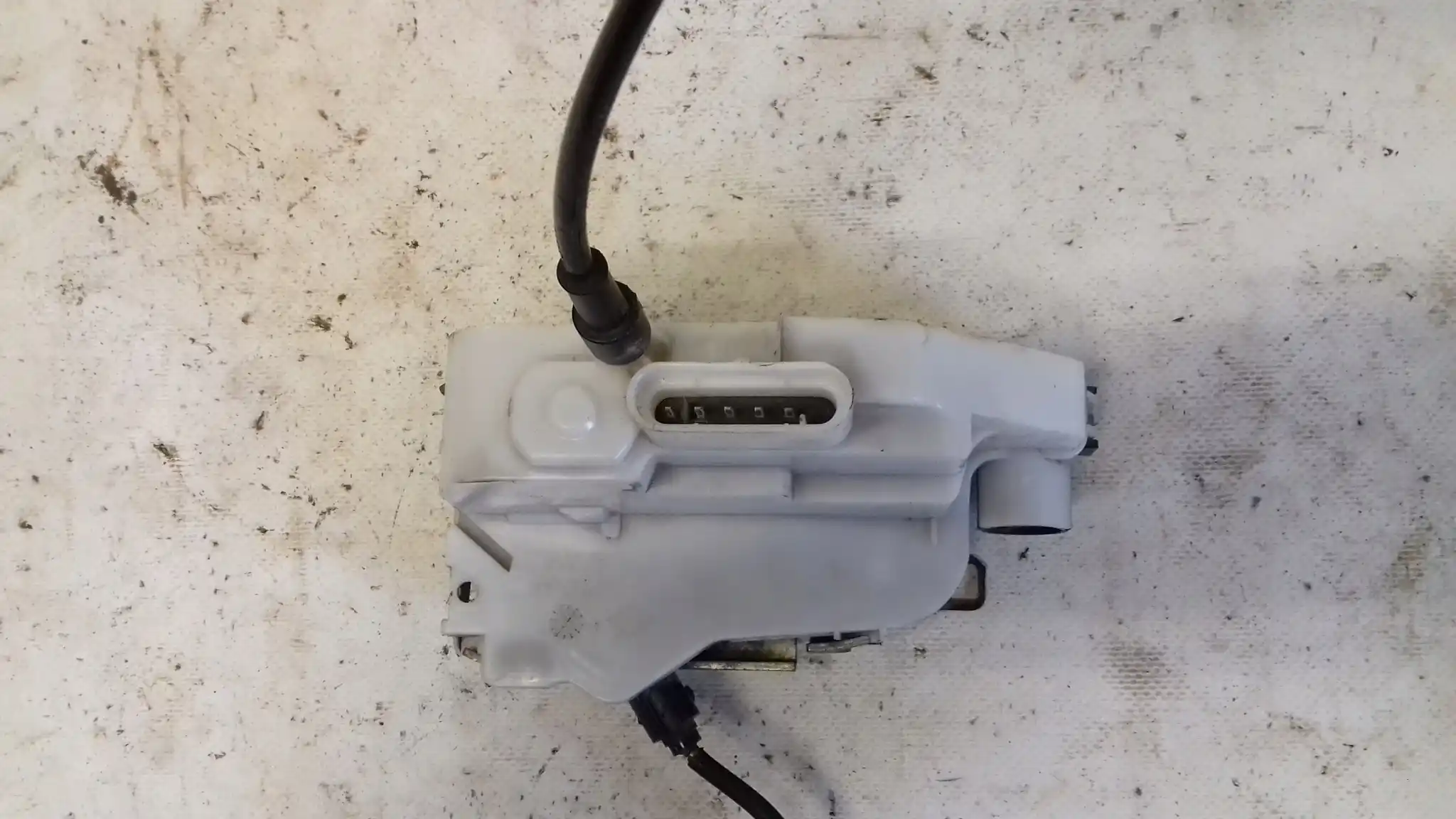 ZAMEK DRZWI LEWY PRZÓD 52187680 5 PIN CITROEN C2 03-