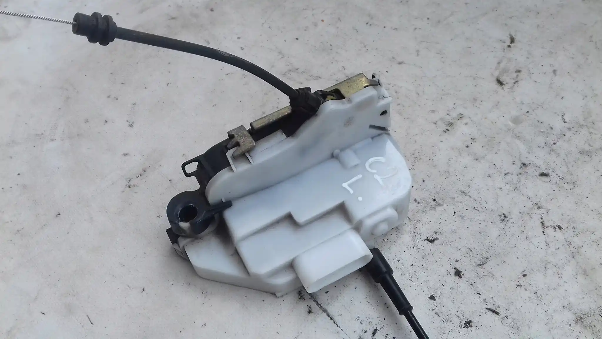 ZAMEK DRZWI LEWY PRZÓD 52187680 5 PIN CITROEN C2 03-