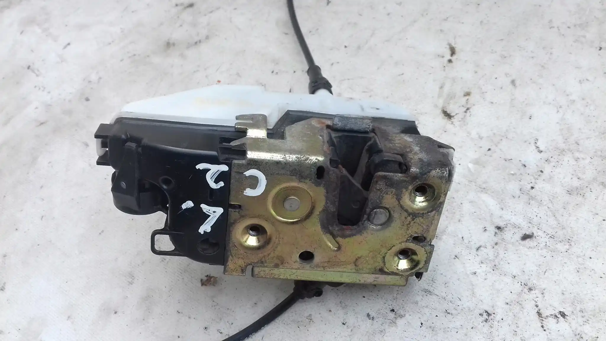 ZAMEK DRZWI LEWY PRZÓD 52187680 5 PIN CITROEN C2 03-