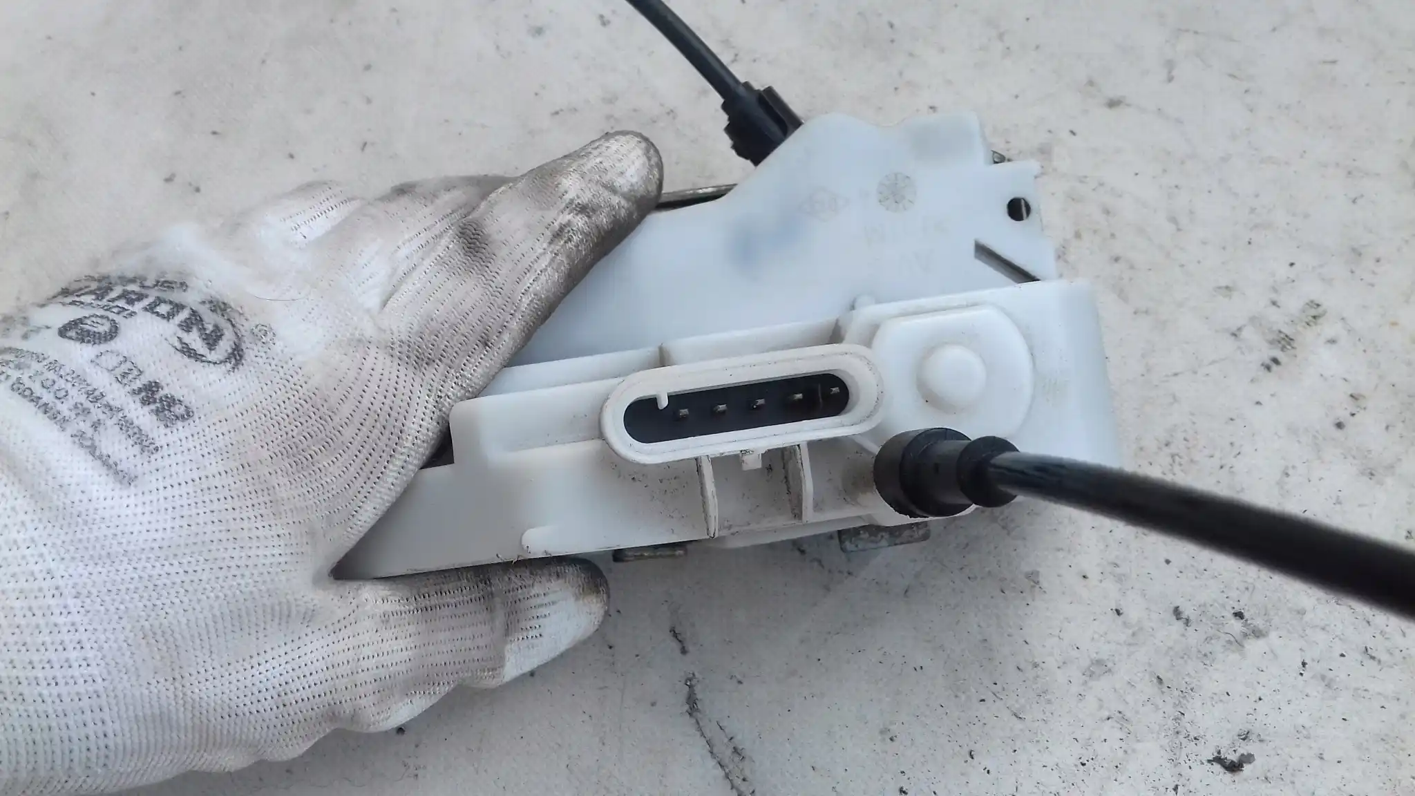 ZAMEK DRZWI LEWY PRZÓD 52187680 5 PIN CITROEN C2 03-