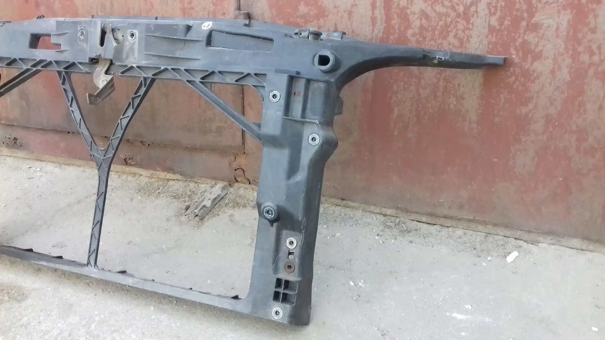 PAS PRZEDNI WZMOCNIENIE BP4K53110 MAZDA 3 BK HB 03-