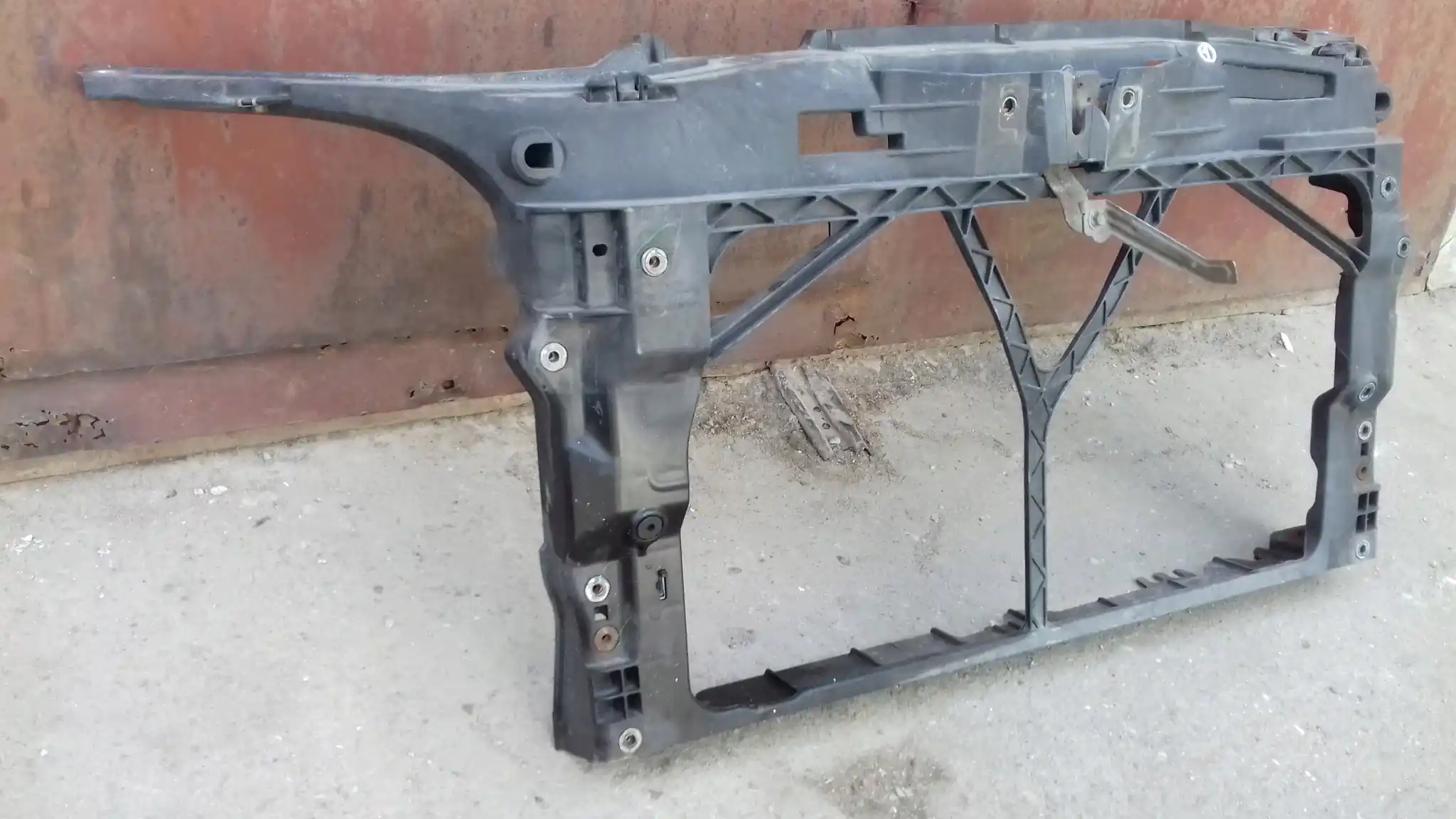 PAS PRZEDNI WZMOCNIENIE BP4K53110 MAZDA 3 BK HB 03-