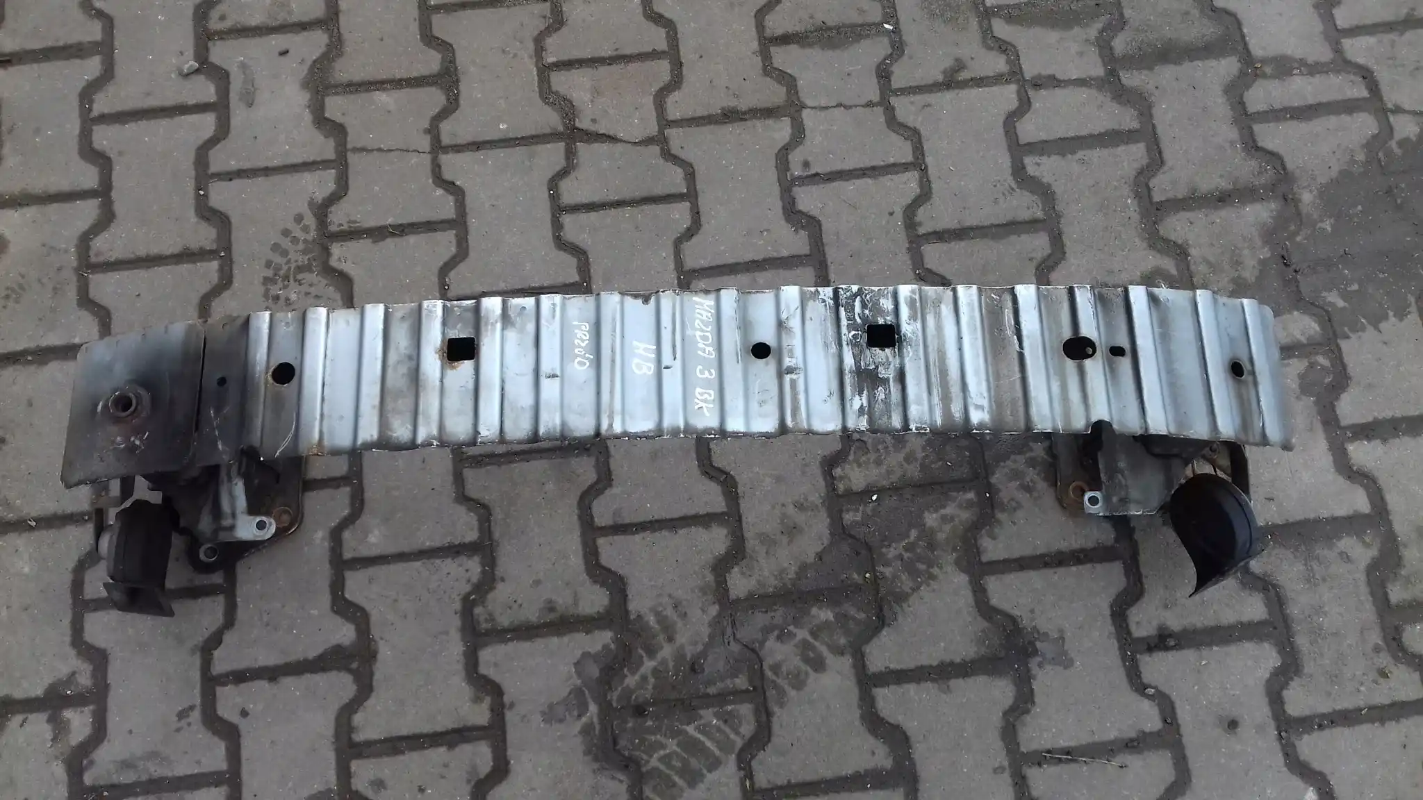 BELKA WZMOCNIENIE ZDERZKA PRZÓD MAZDA 3 BK HATCHBACK 03-06 22V