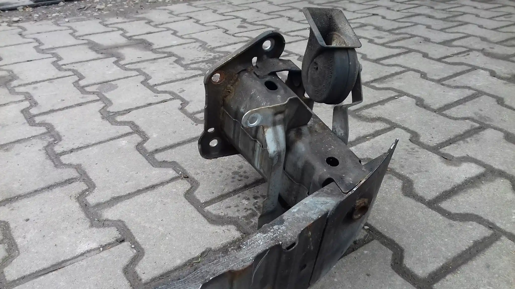 BELKA WZMOCNIENIE ZDERZKA PRZÓD MAZDA 3 BK HATCHBACK 03-06 22V