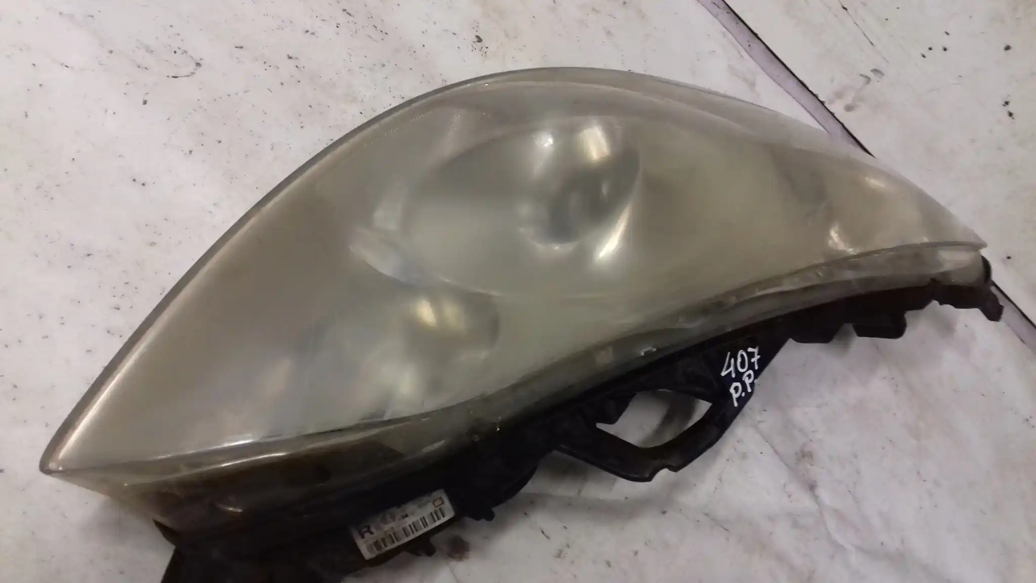 LAMPA PRAWY PRZÓD PRZEDNIA PEUGEOT 407 04-11