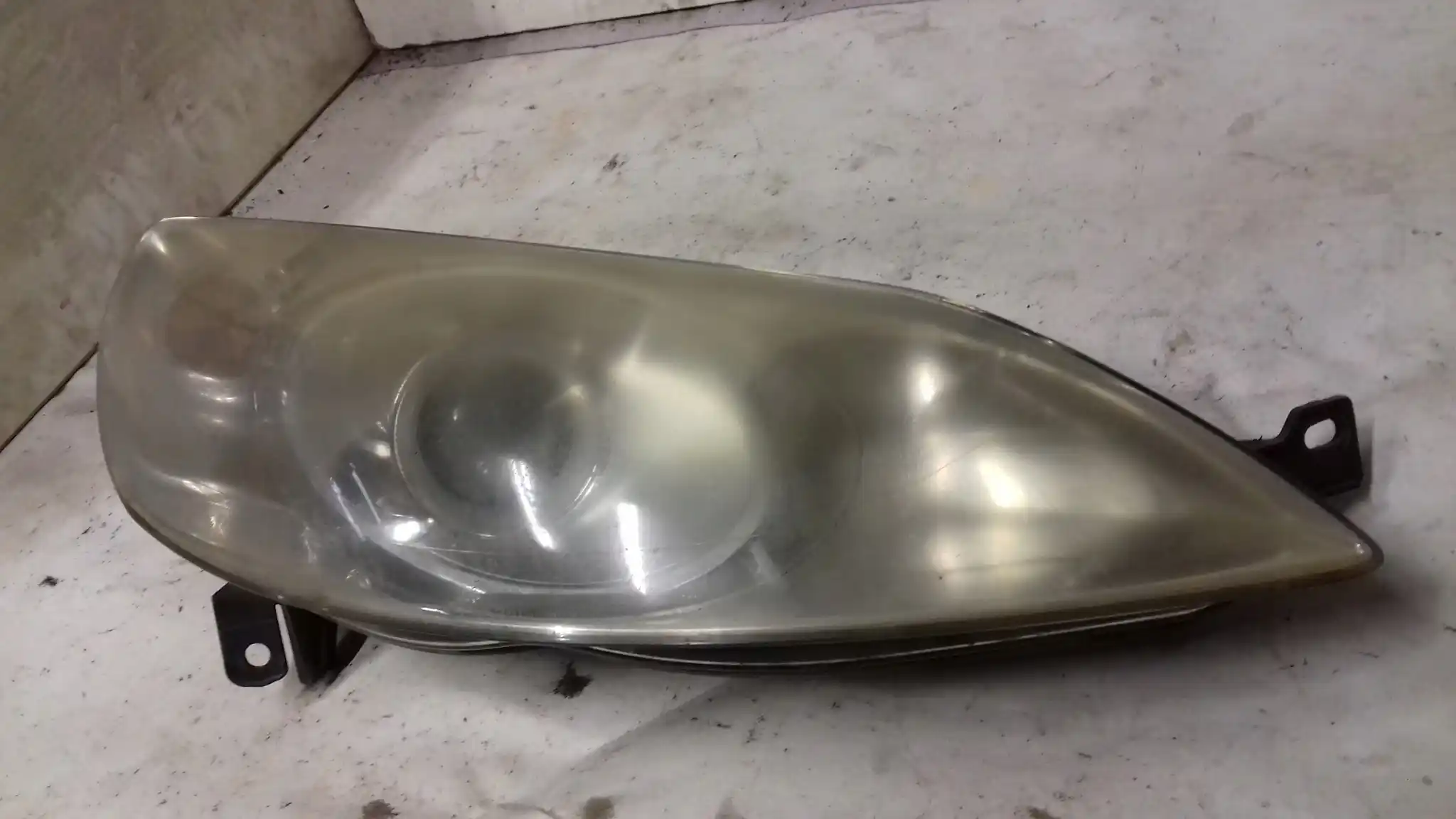 LAMPA PRAWY PRZÓD PRZEDNIA PEUGEOT 407 04-11