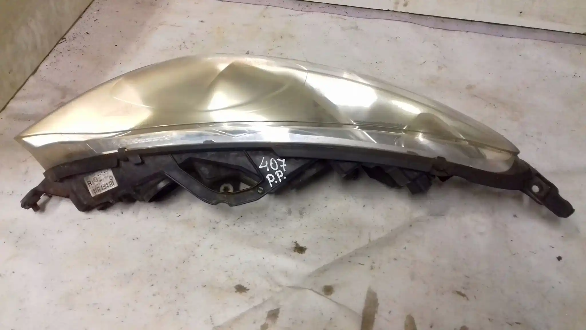 LAMPA PRAWY PRZÓD PRZEDNIA PEUGEOT 407 04-11